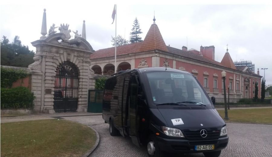 22 seater bus with Microphone, Refrigerator, Air Conditioning and WiFi